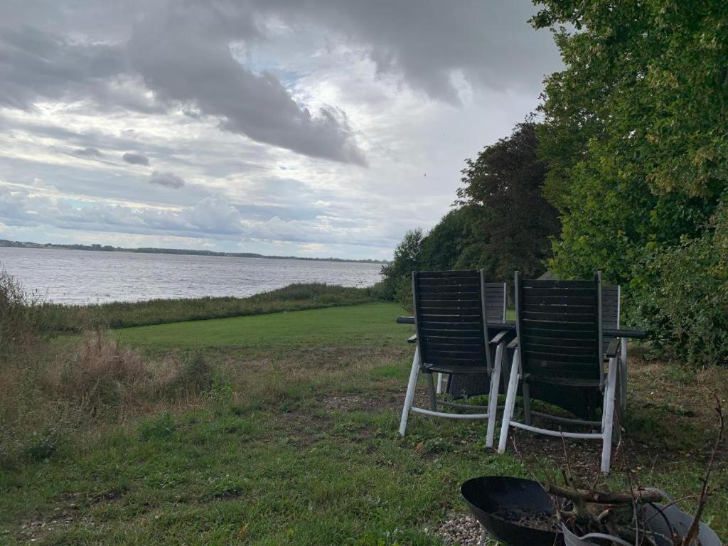 Hytte I Forste Raekke Til Fjord Hotel ฮอลเบค ภายนอก รูปภาพ